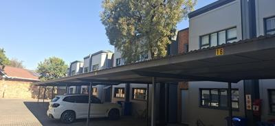 Duplex For Sale in Menlo Park, Pretoria
